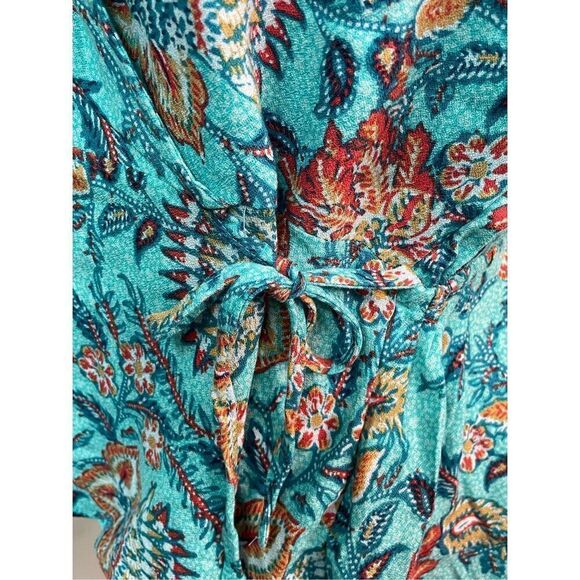 NWT Maurices Wrap Tie Peplum Floral Short Sleeve Blouse Size Medium - Picture 4 of 9